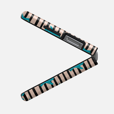 Boo Stripe Samsung-Galaxy-Z-Flip-6_3.webp